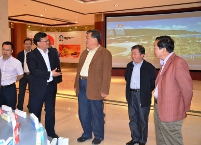 全国政协科教文卫体委员会副主任、中国文联副主席、中国音乐文学学会主席陈晓光参观考察仁和集团