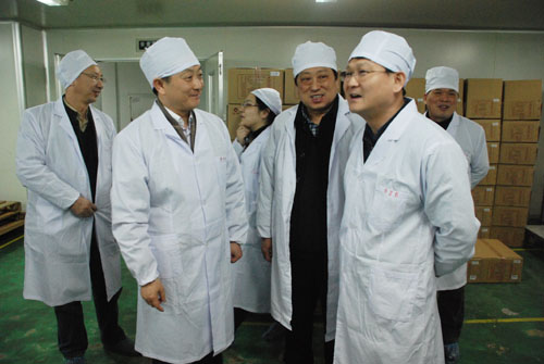 国家药监局领导视察仁和集团