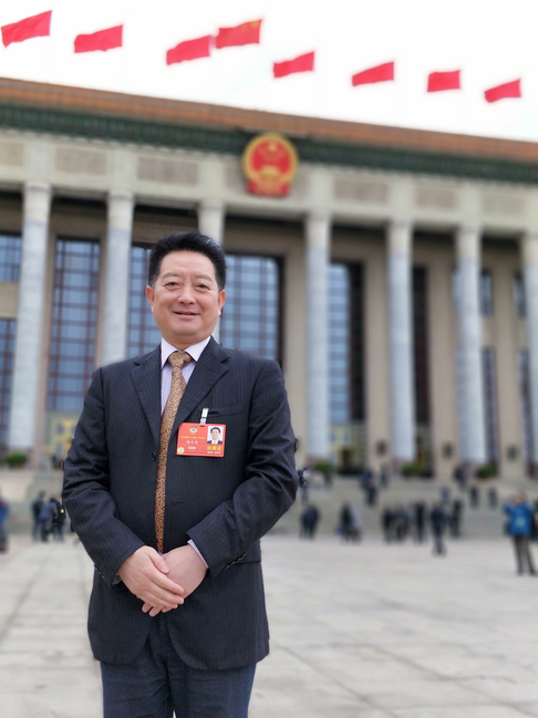 中医中药推动人民健康事业  ——访全国政协委员、仁和集团董事长杨文龙