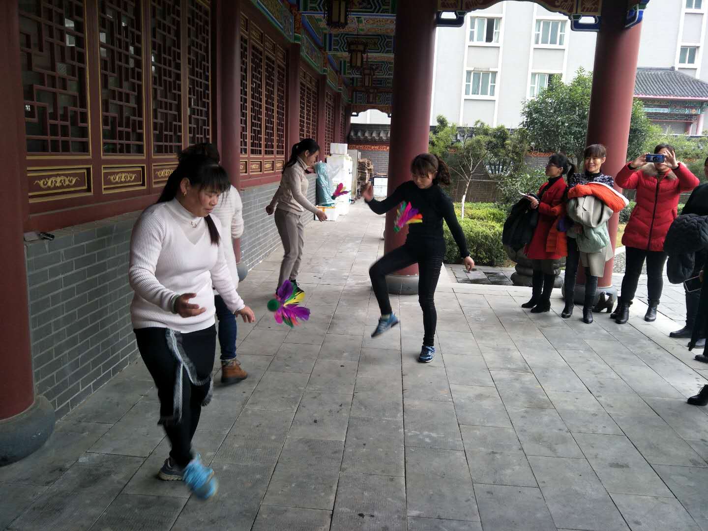 提升素质，做魅力女人