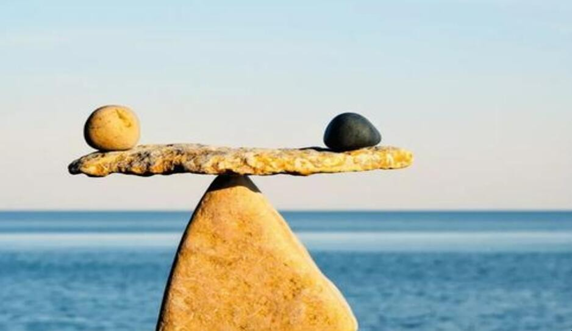 《不被定义的平衡》